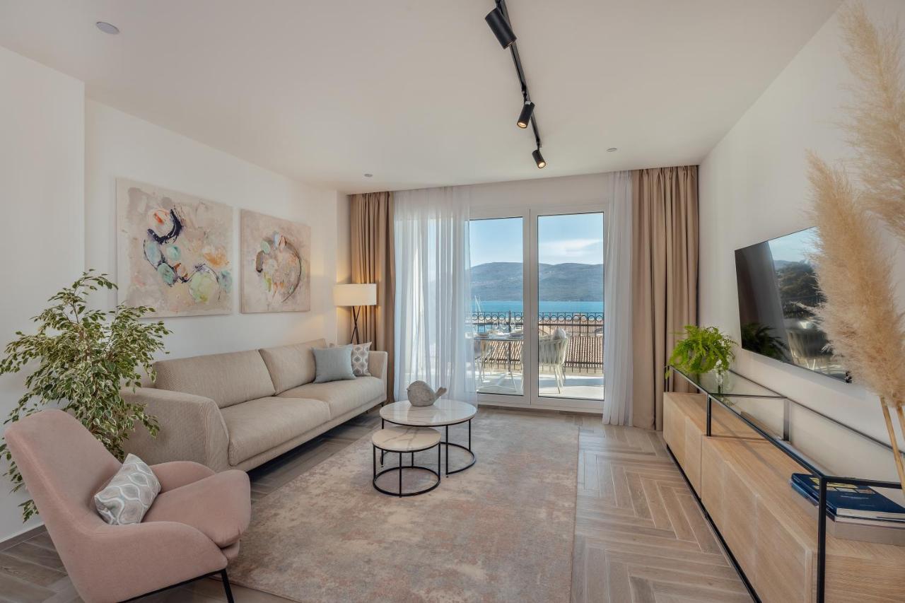 Apartment mit 2 Schlafzimmern und Meerblick – Wohngebäude