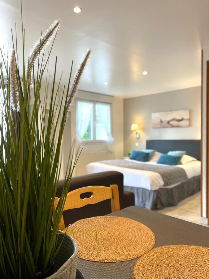Studio (2 Adults)