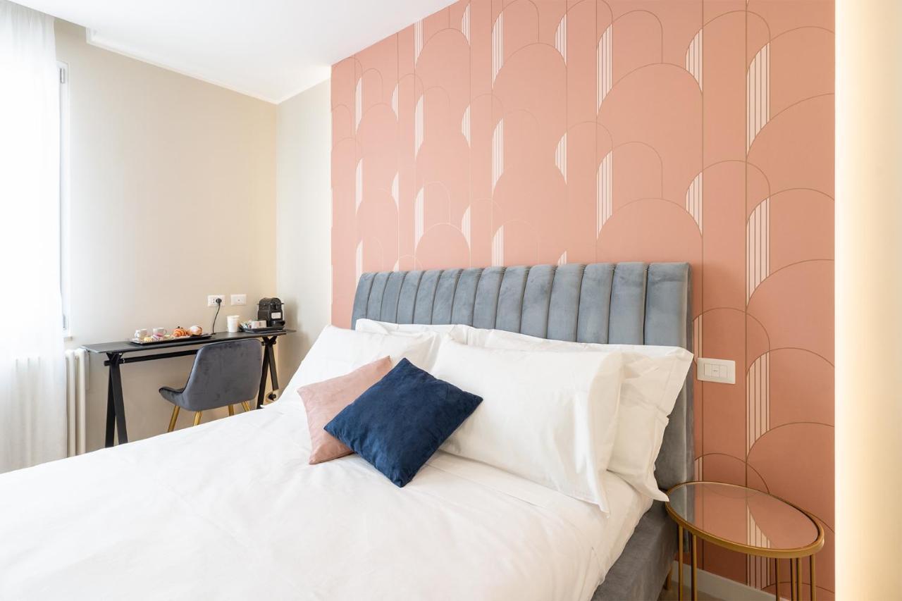 Zimmer mit Kingsize-Bett
