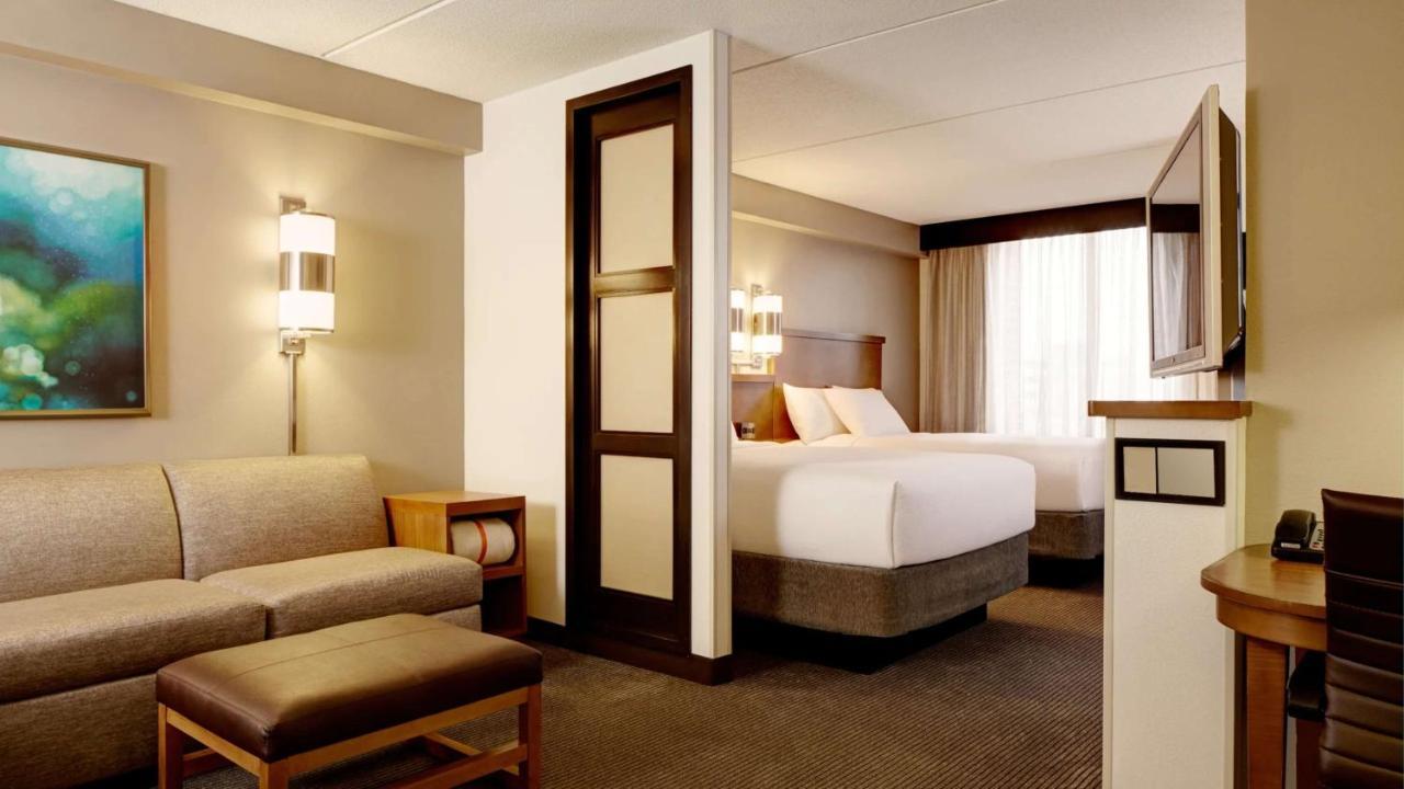 Guestroom Two Doubles with Sofa bed