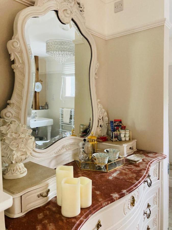 Deluxe Queen Suite