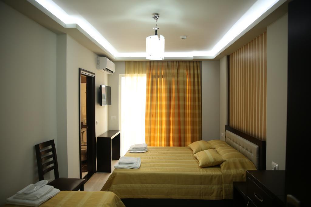 Triple Room with Garden View