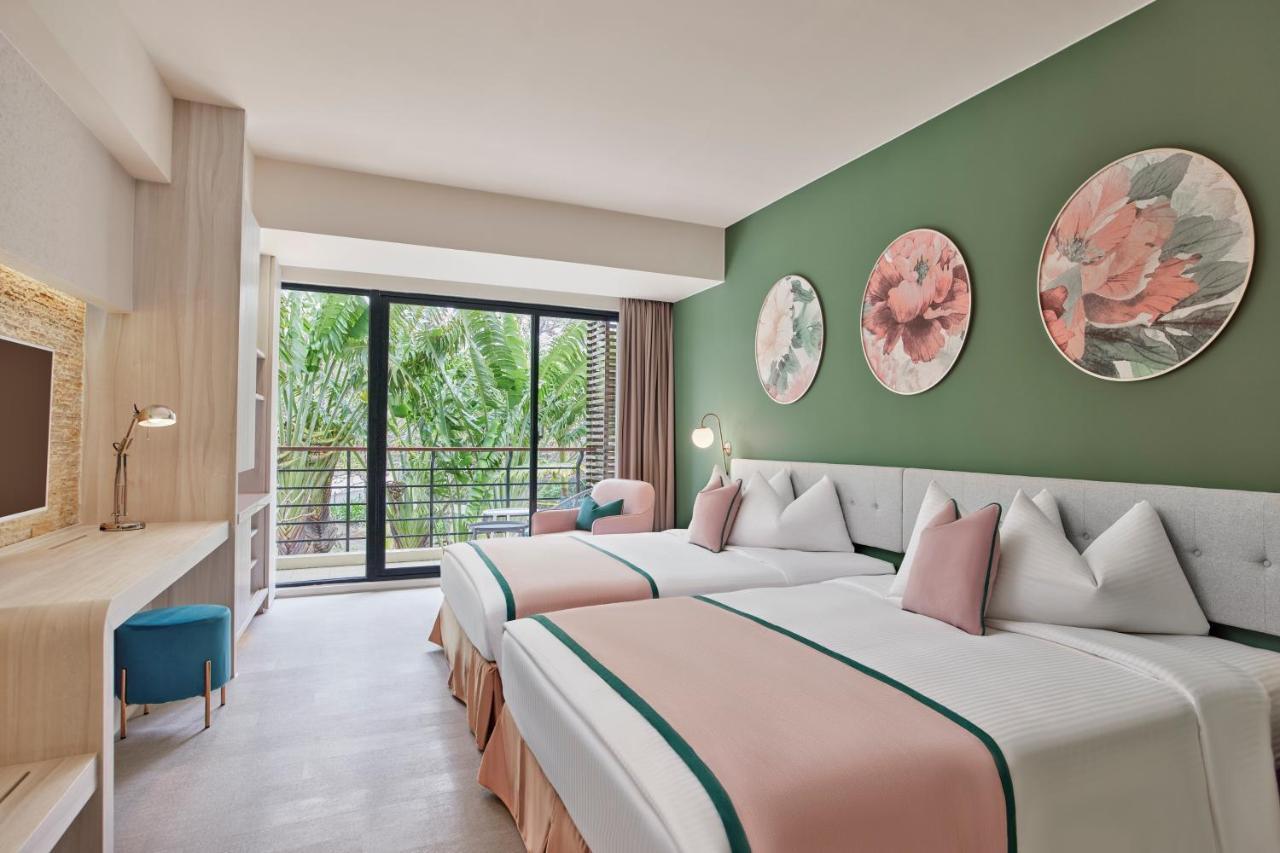 Deluxe Guest Room with Balcony