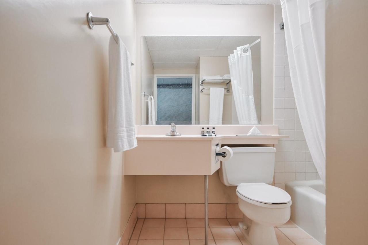 2 Double Beds, Accessible