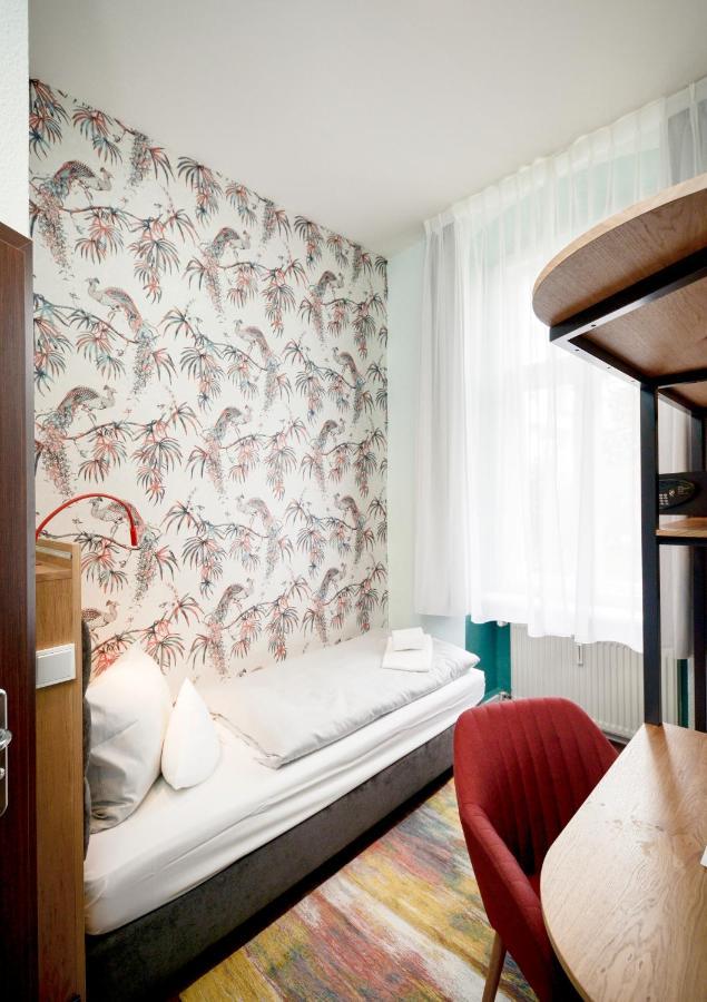 Single Room,1202393221:JPEG