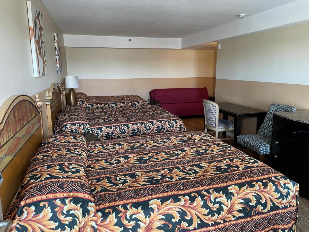 Queen Room with Three Queen Beds