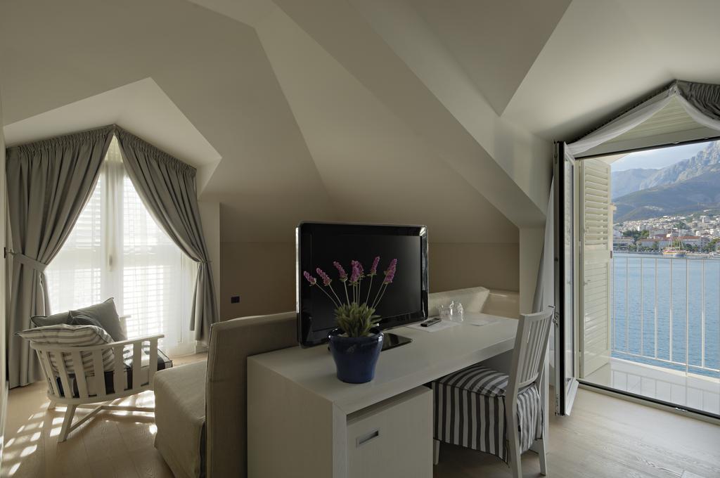 Suite with Sofa Bed and Sea View (3 Adults)