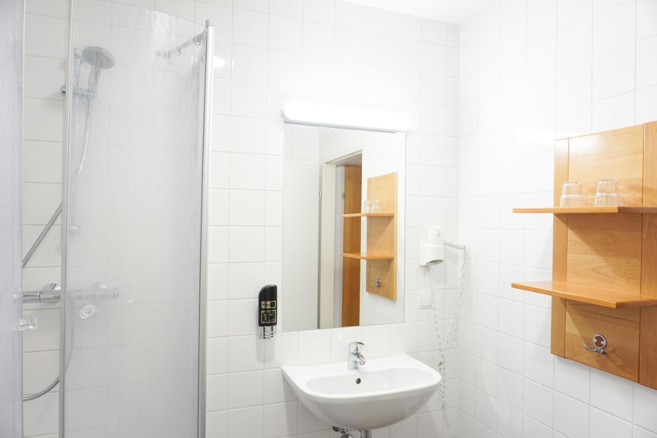 Single Room,1216741444:JPEG