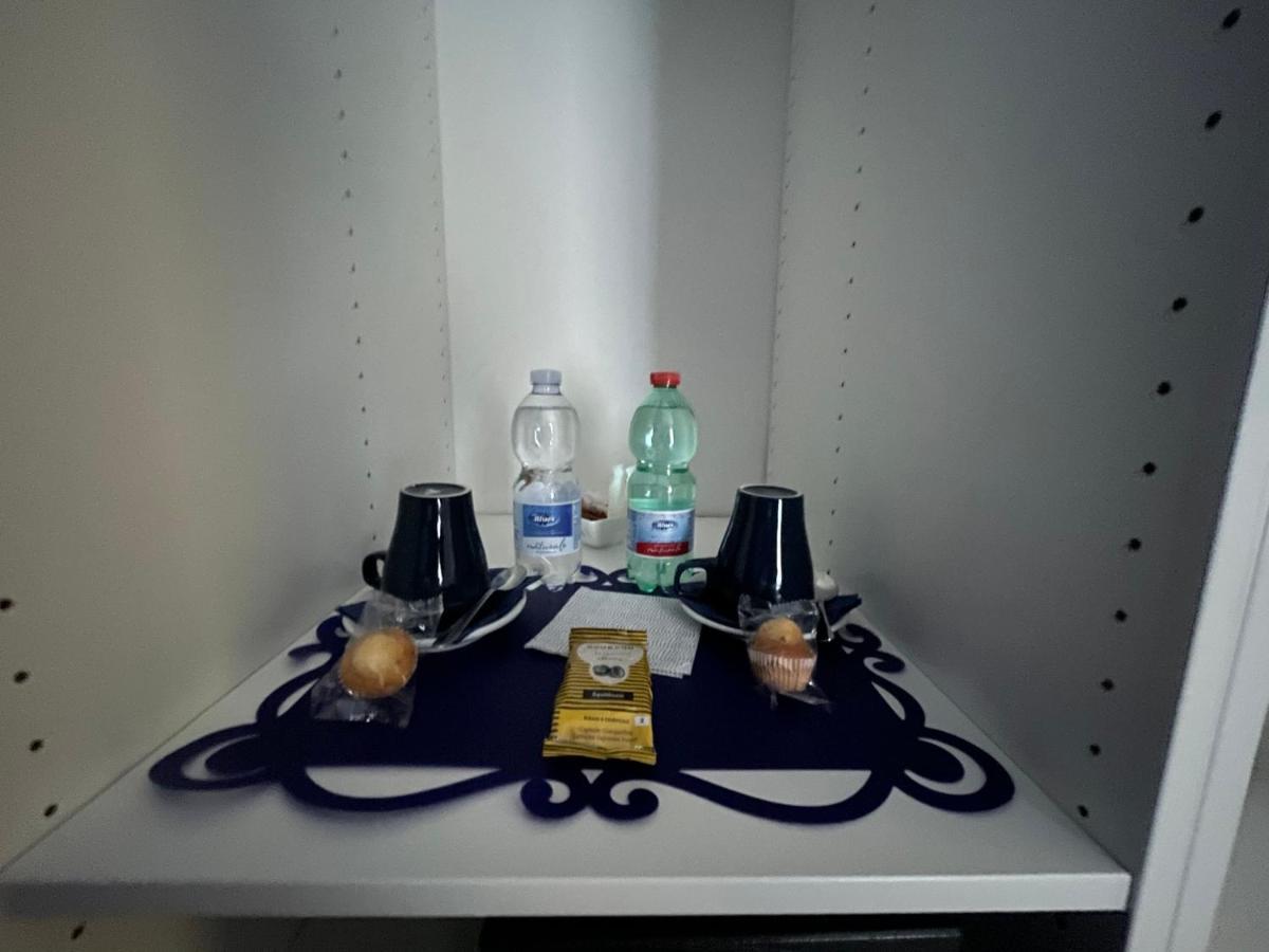 Habitación con cama extragrande.