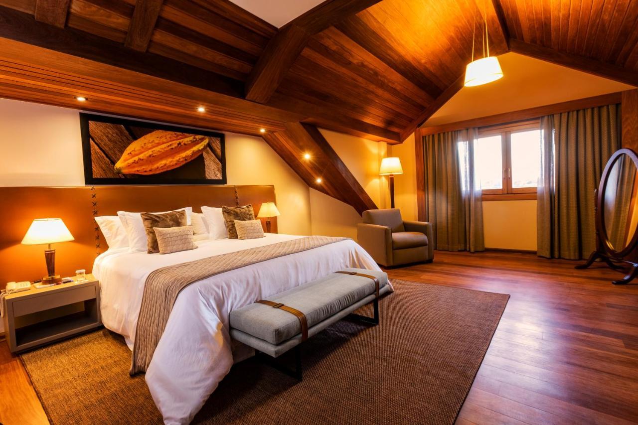 Suite with Mountain View
