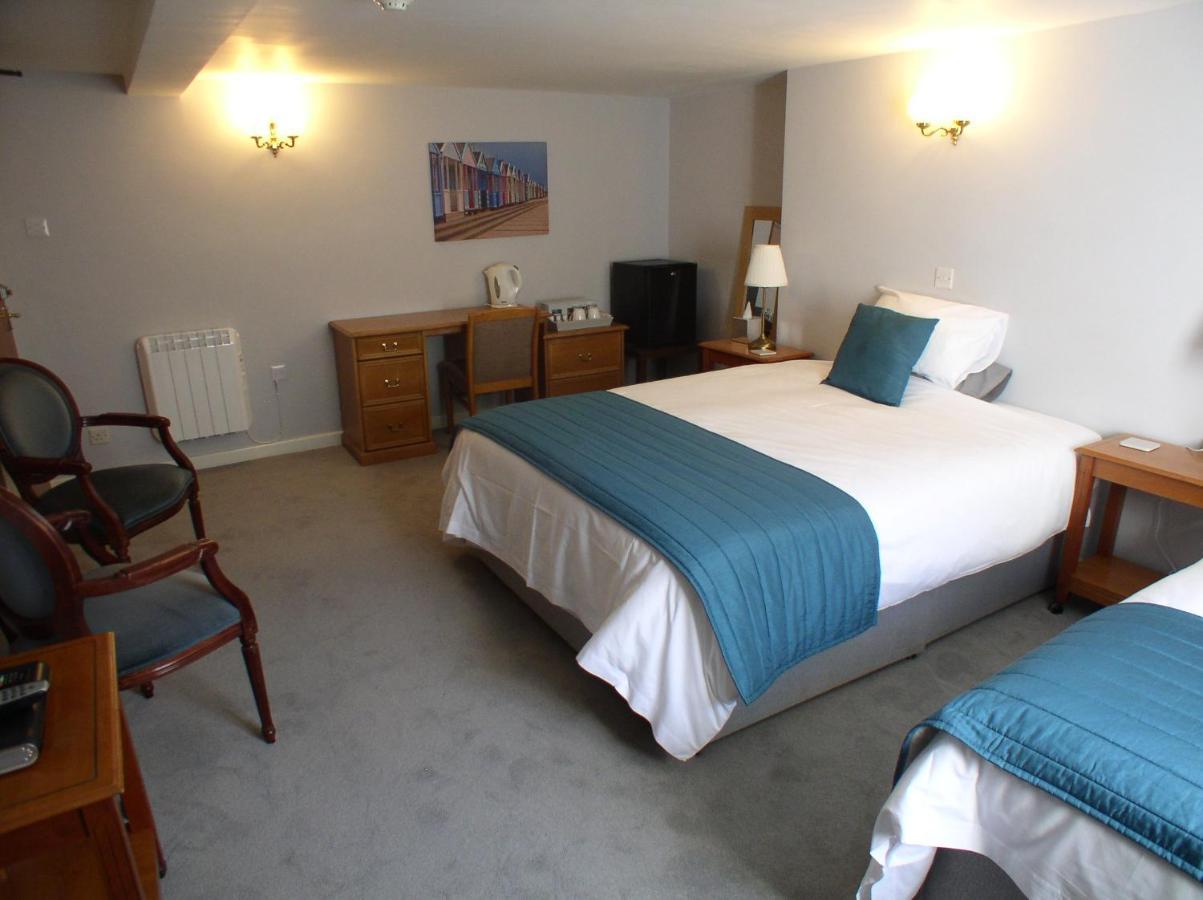 Large Double/Twin Room