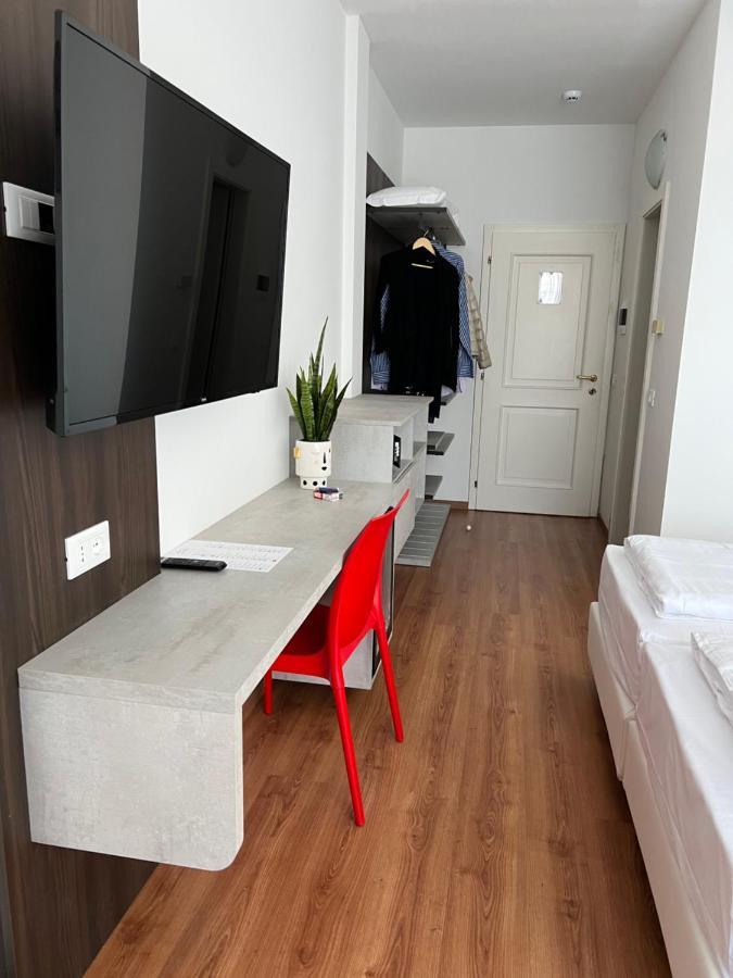Triple Room with Lake View