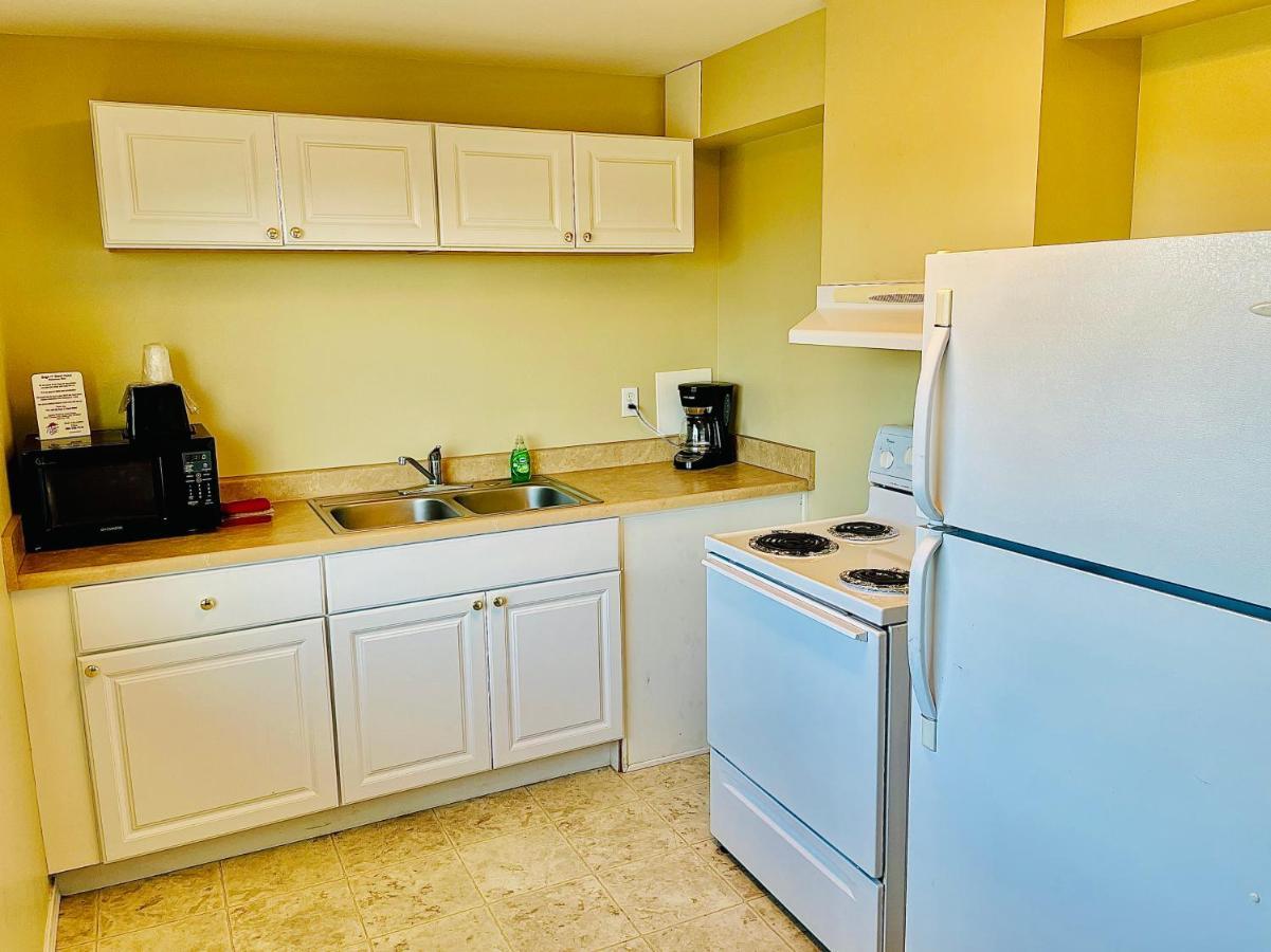 Deluxe Kitchen Room
