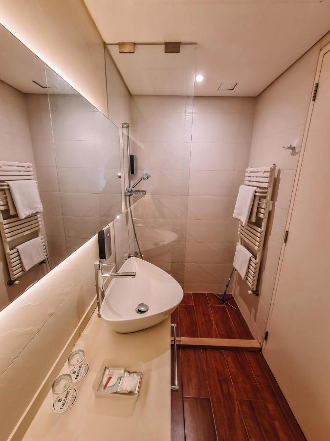Deluxe Single Room,1225015190:JPEG