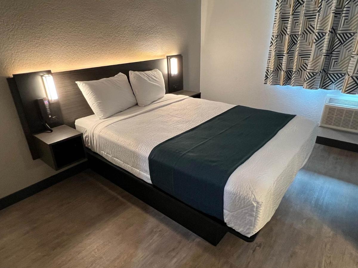 Habitación con cama grande adaptada para personas de movilidad reducida - No fumadores