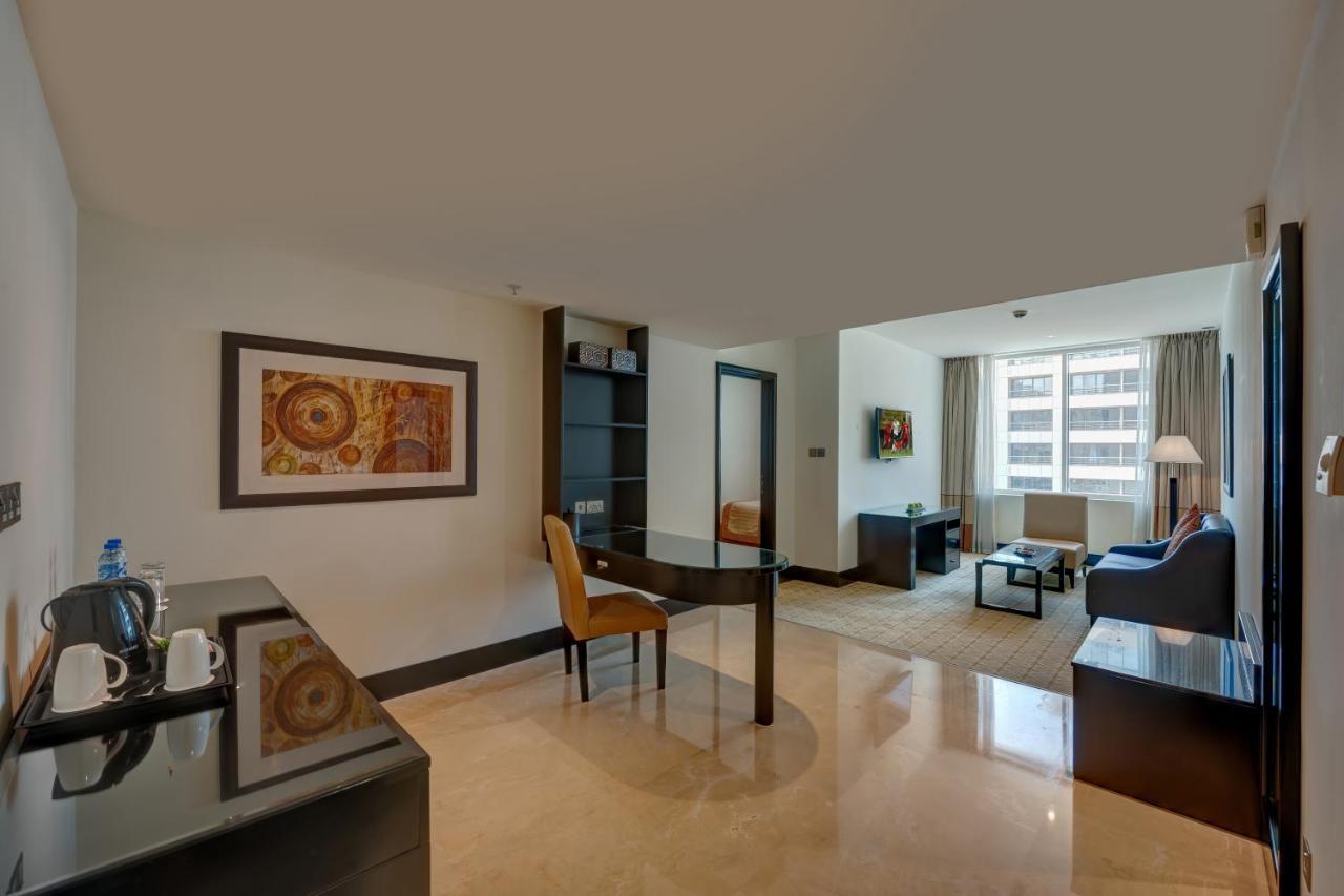 Suite de 1 dormitorio con vistas a la ciudad - 1 cama grande