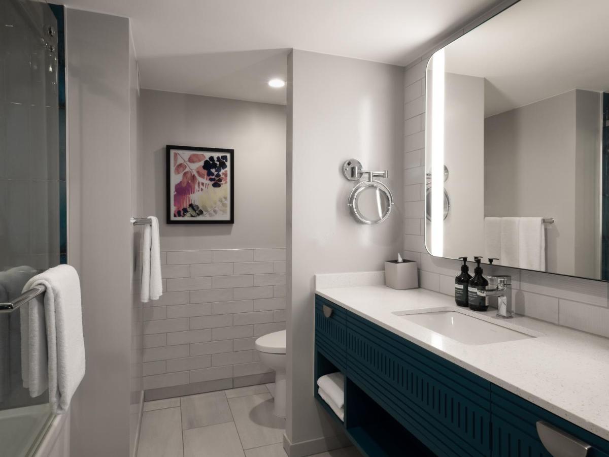 1 King and 2 double beds Premium