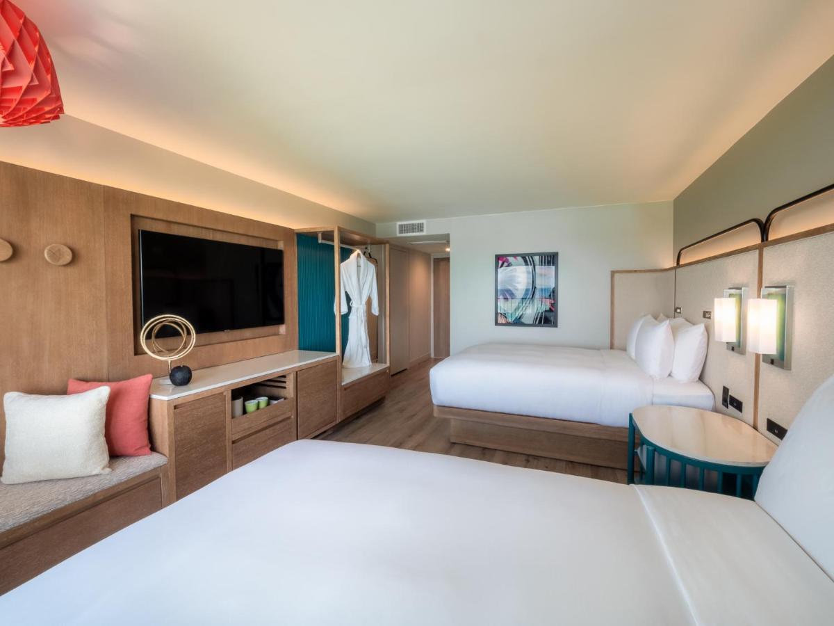 Junior Twin Suite