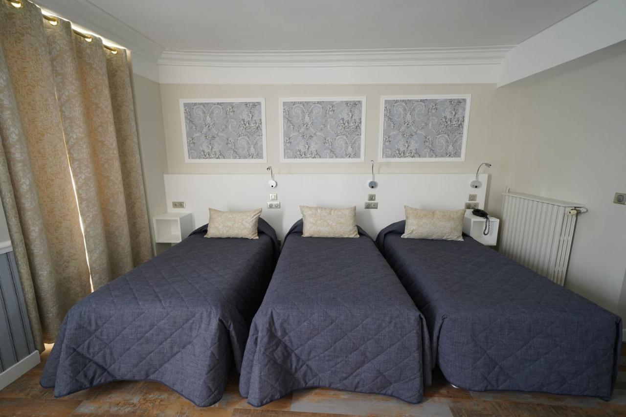 Triple Room Bath or Shower