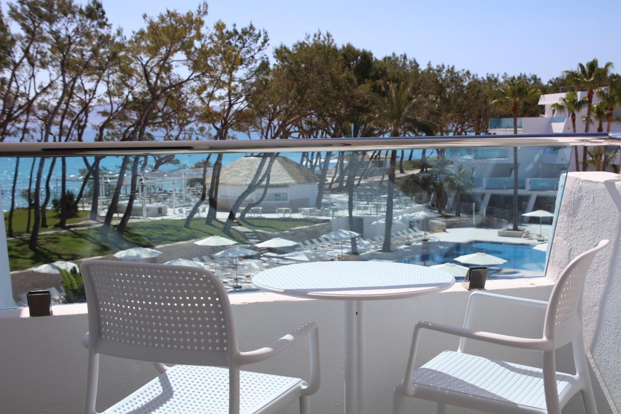 Twin Room with Side Sea View