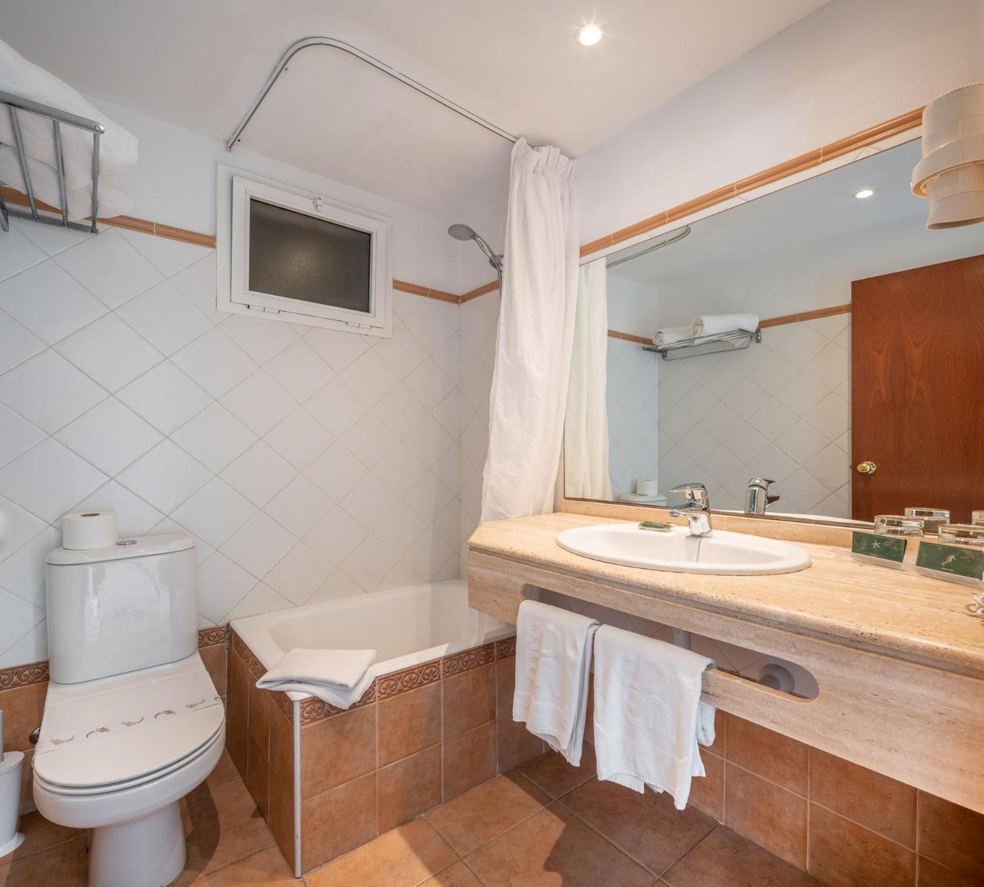 Basic Twin Room