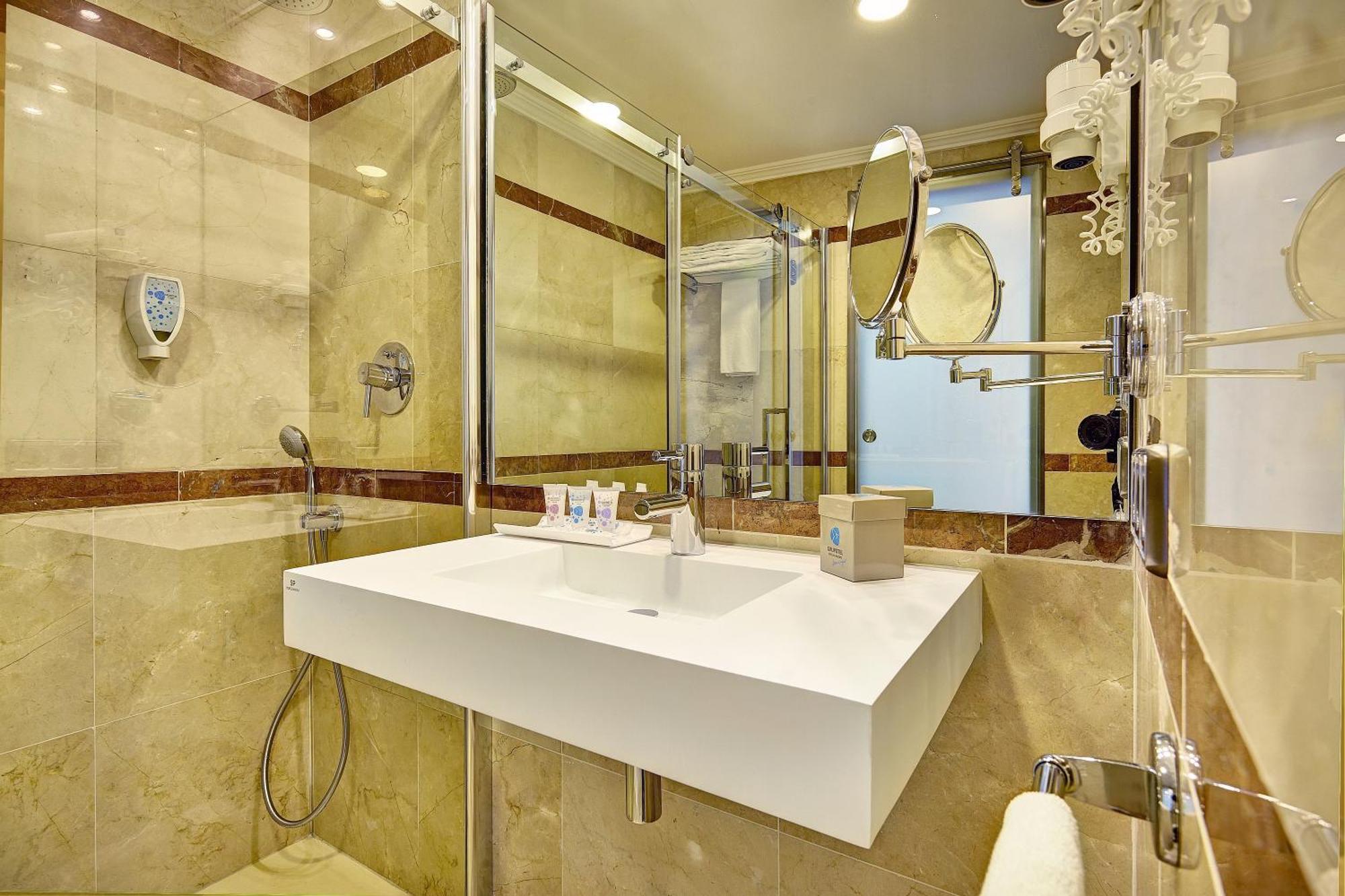 Double or Twin Room (2 Adults),1666026966:JPEG