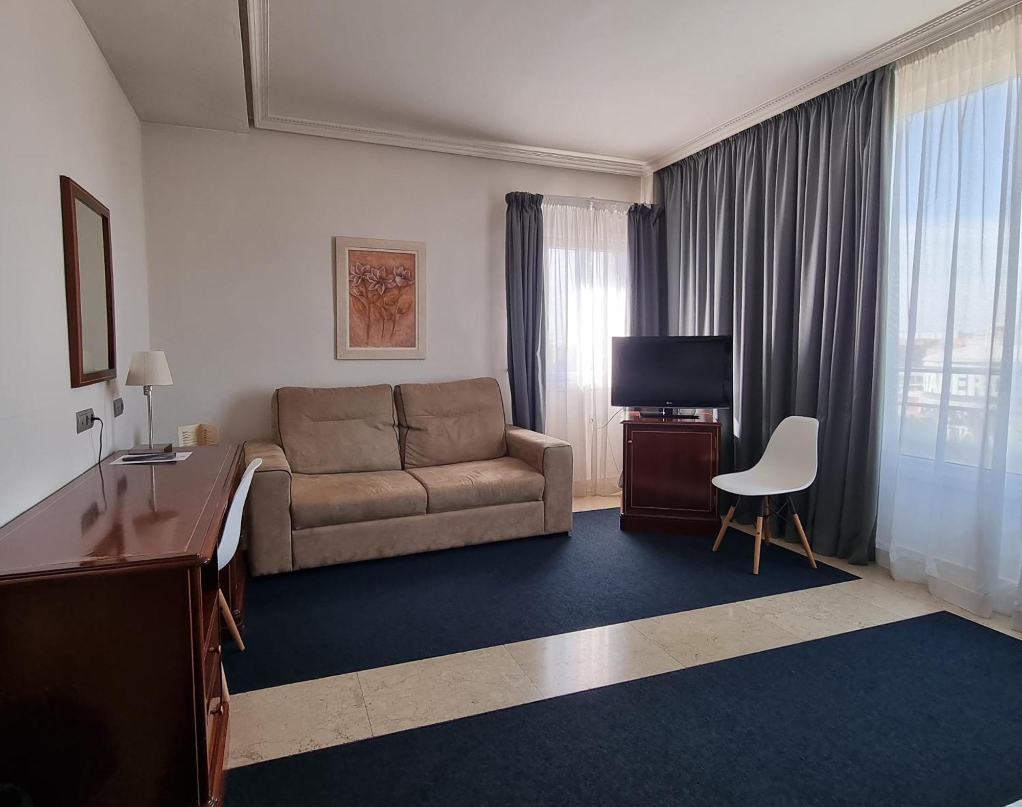 Dreibettzimmer (2 Erwachsene + 1 Kind)