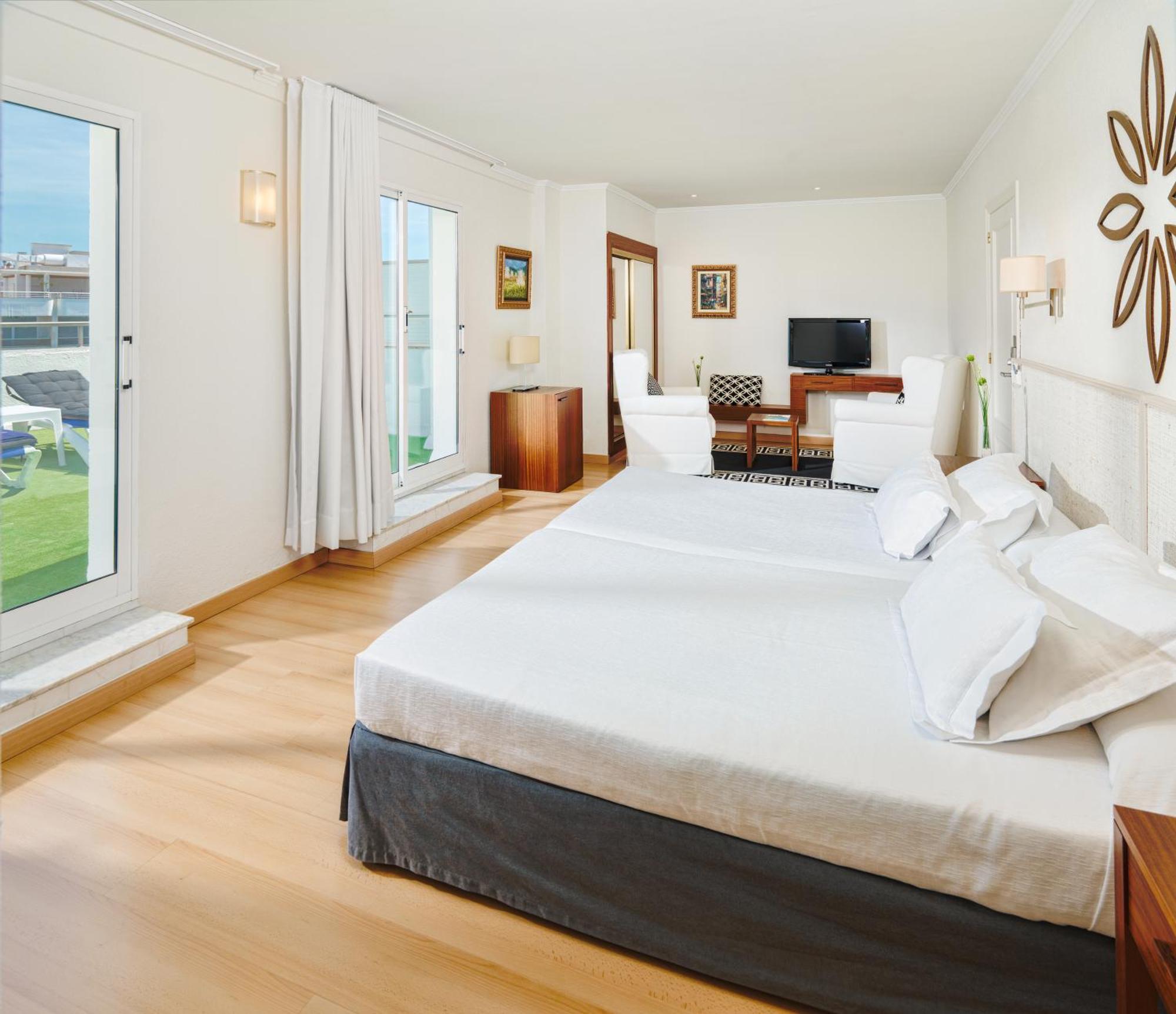 Chambre Double Supérieure (3 Adultes)