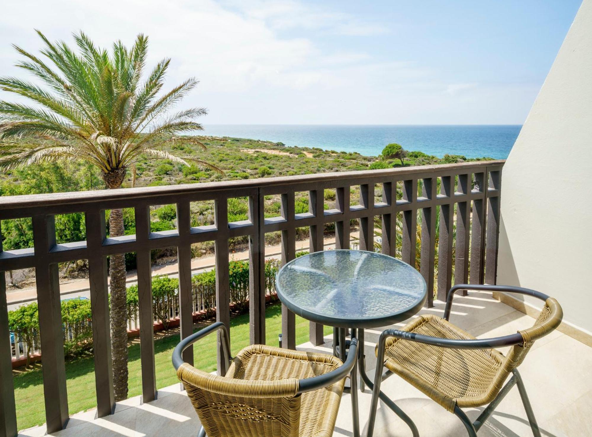 Double or Twin Room Sea View