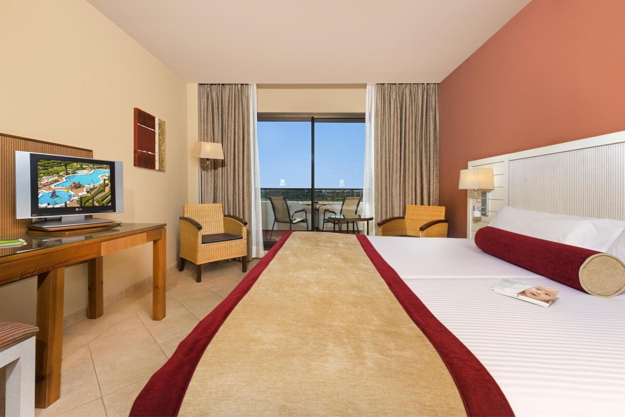 Double or Twin Room with Side Sea View