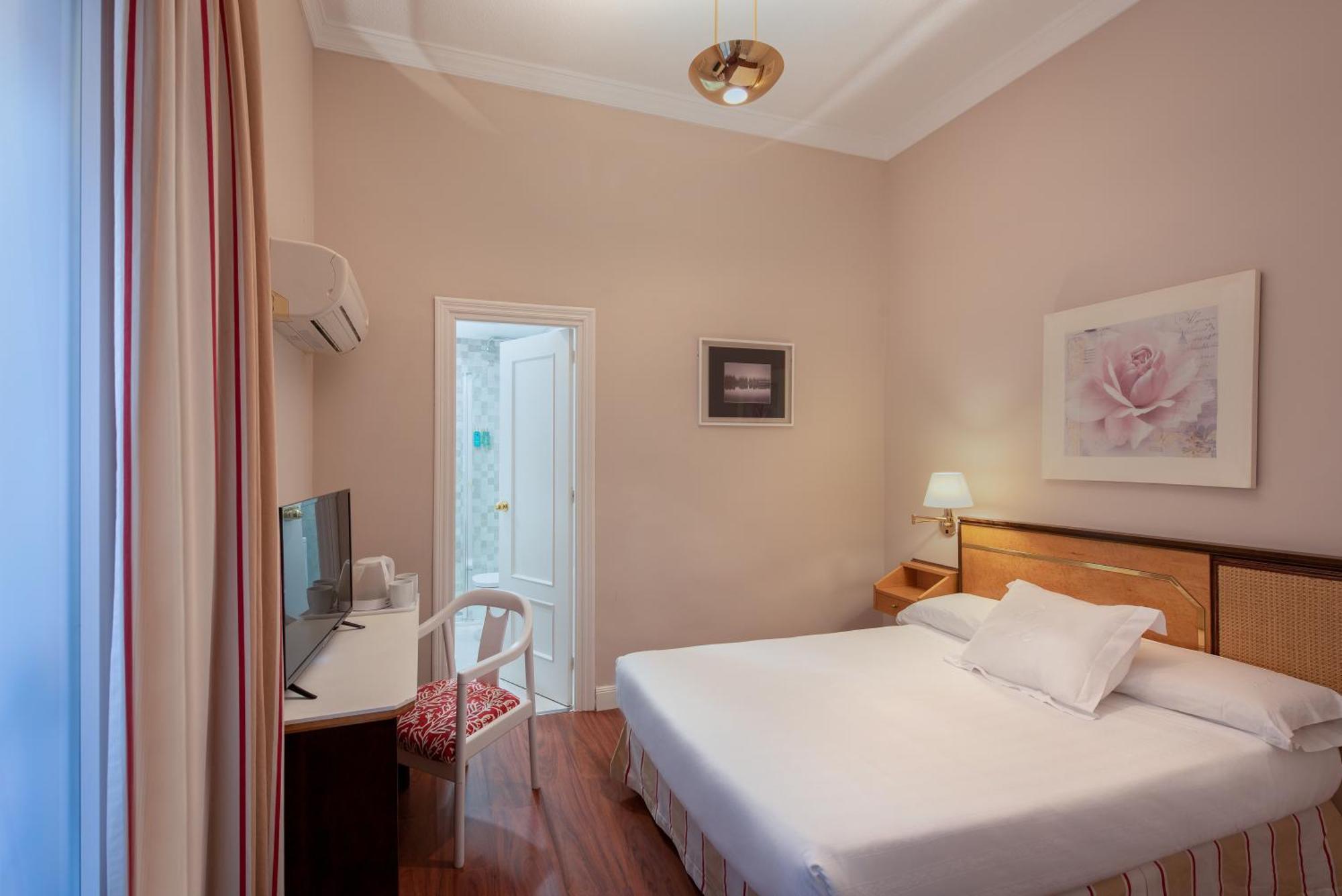 Classic Single Room