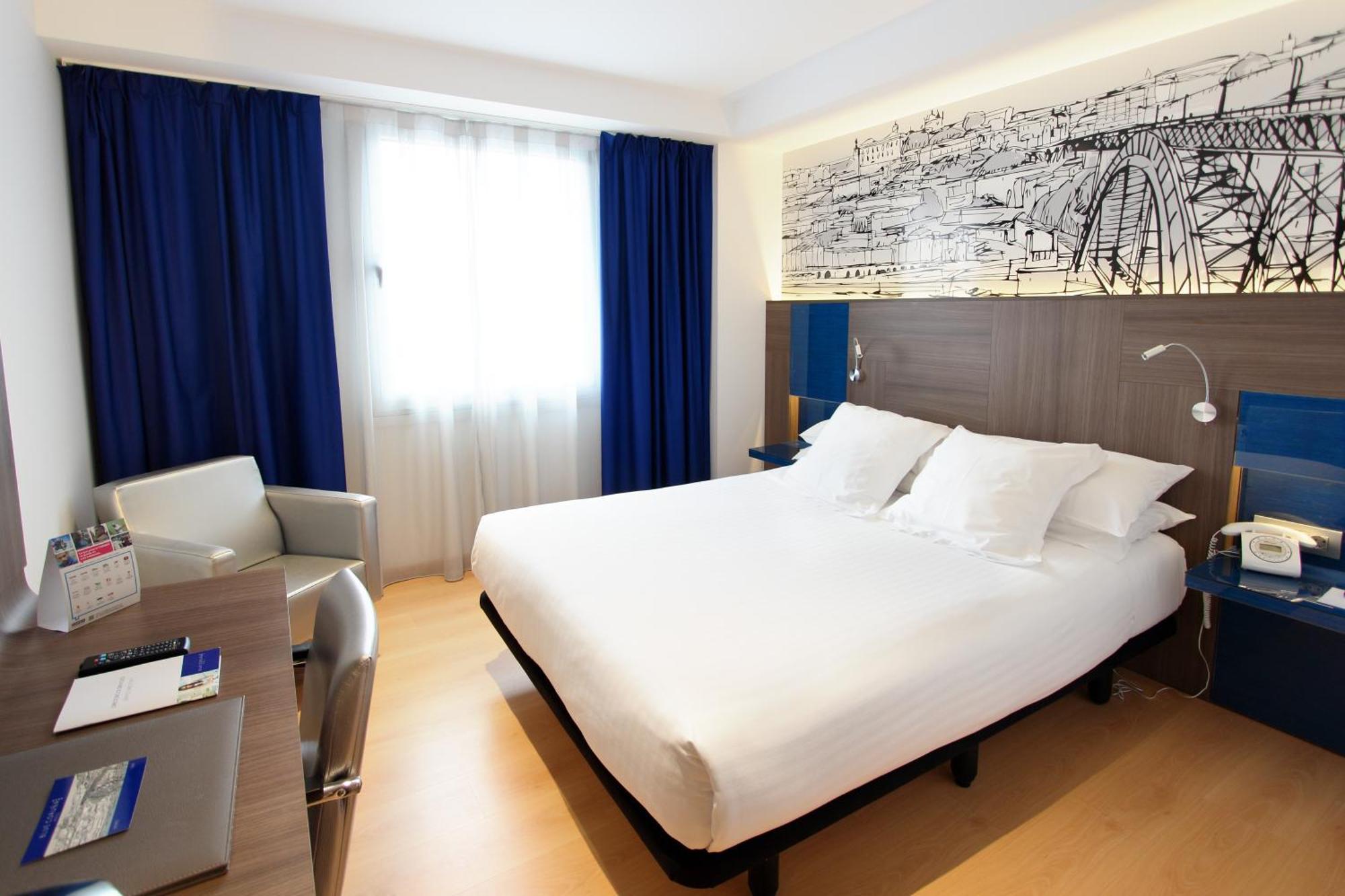 Standard Double or Twin Room,1272965173:JPEG