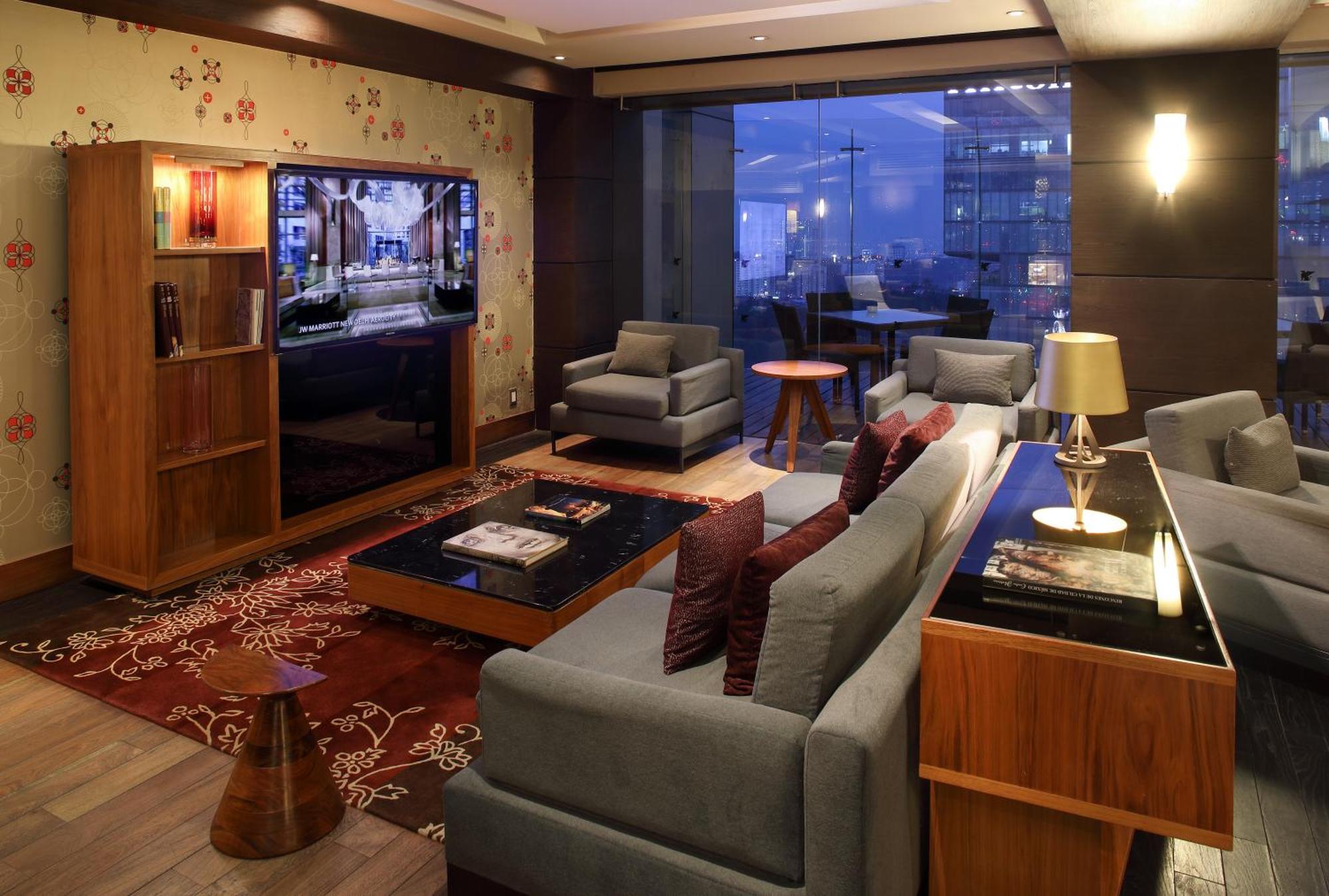Zimmer auf der Executive Etage mit 1 Kingsize-Bett und Stadtblick
