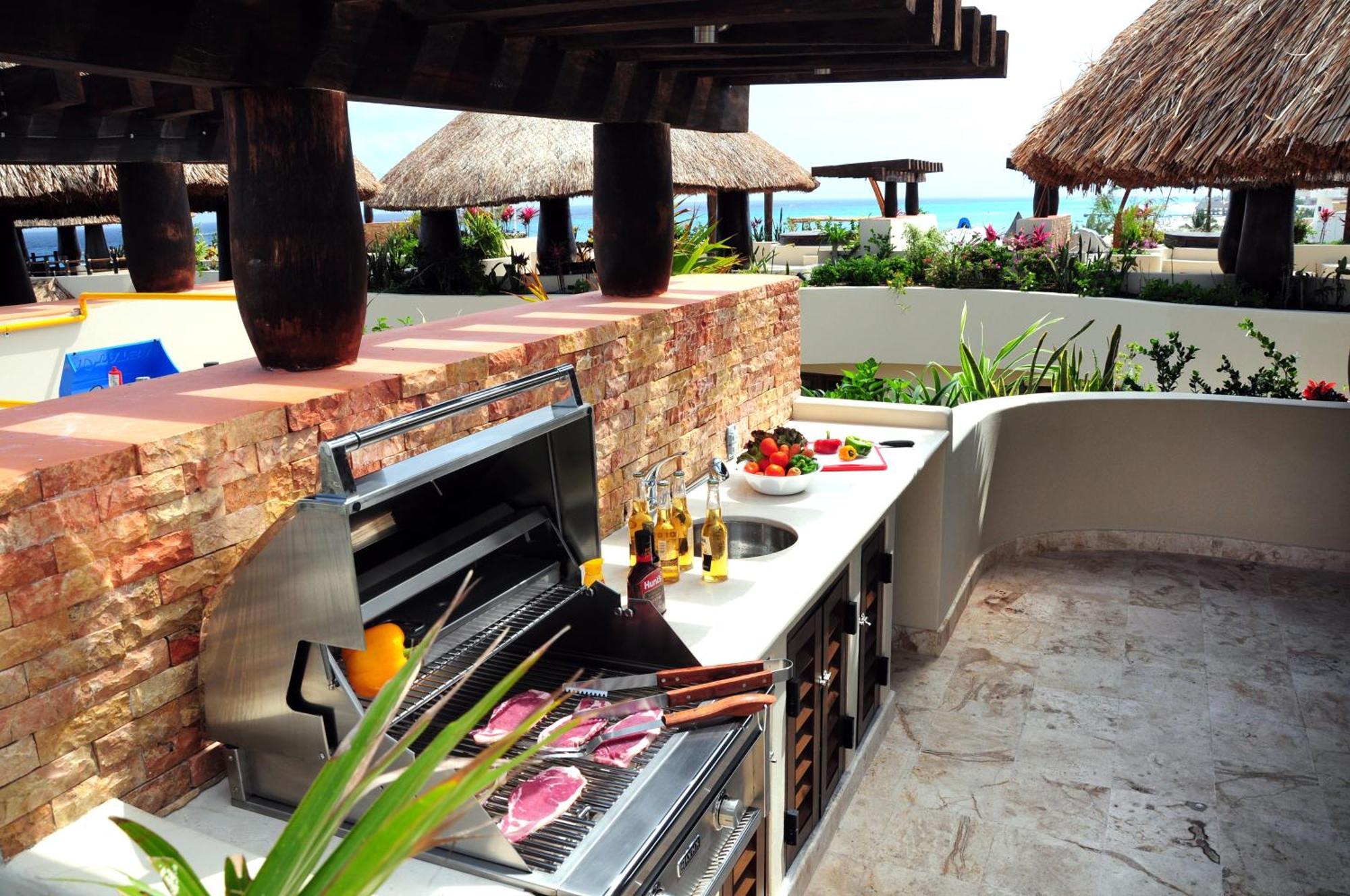 Three-Bedroom Suite Partial Sea View Penthouse
