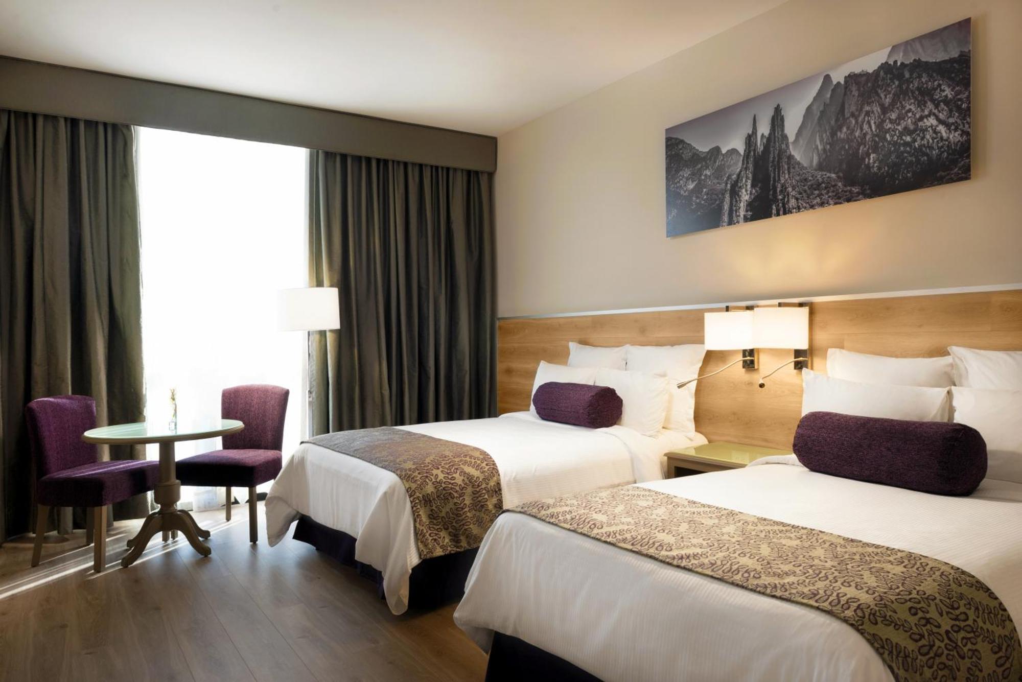 Deluxe Room,1208306404:JPEG
