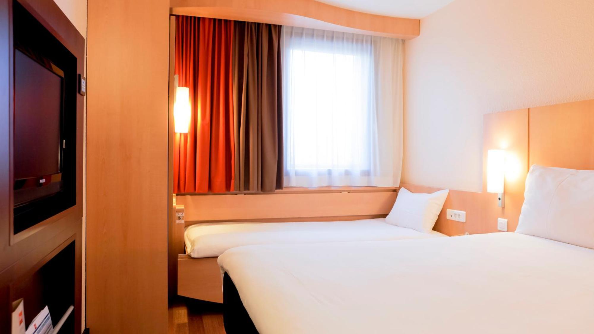 Standard Triple Room,1710620276:JPEG