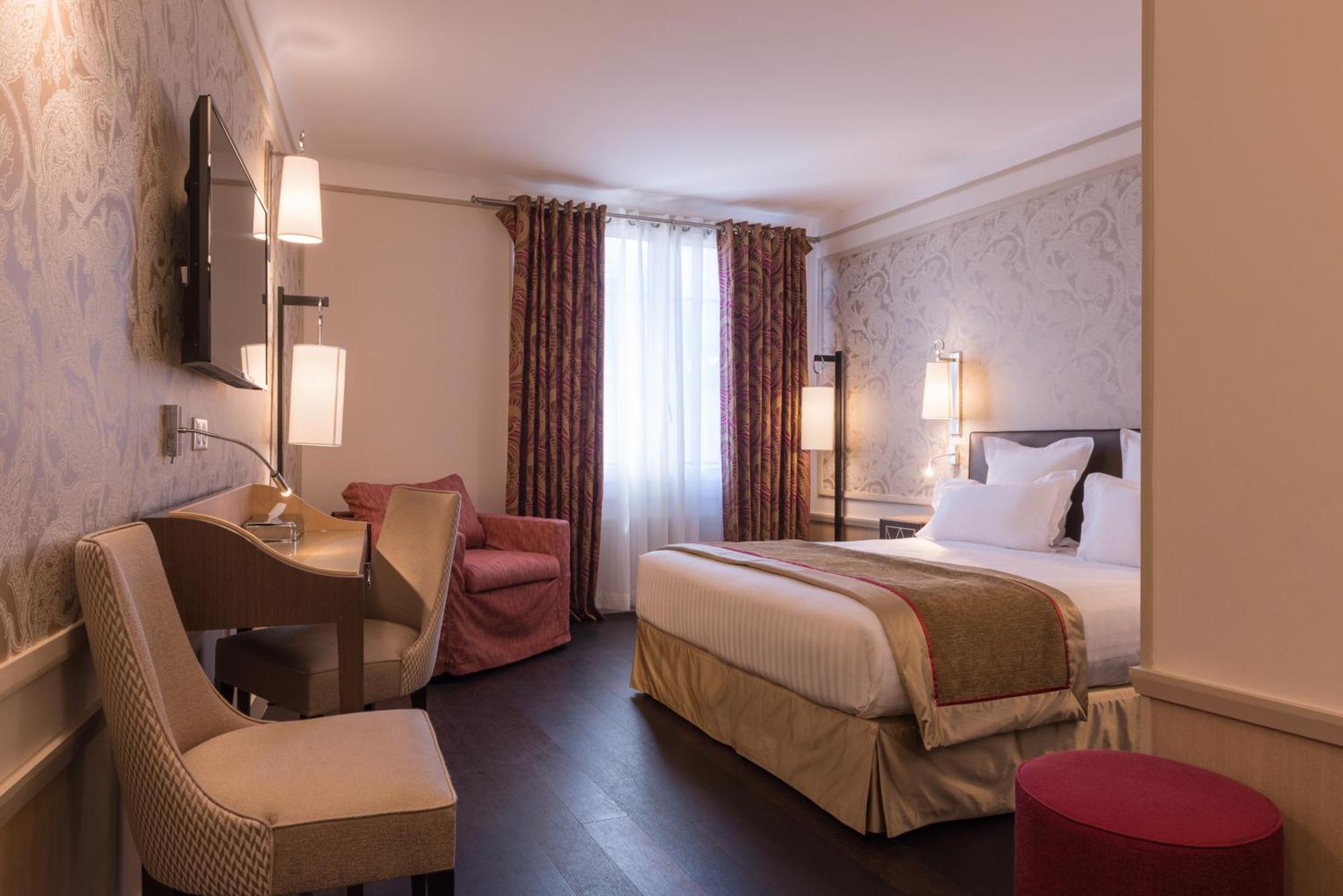 Suite (4 Adults),1709880067:JPEG