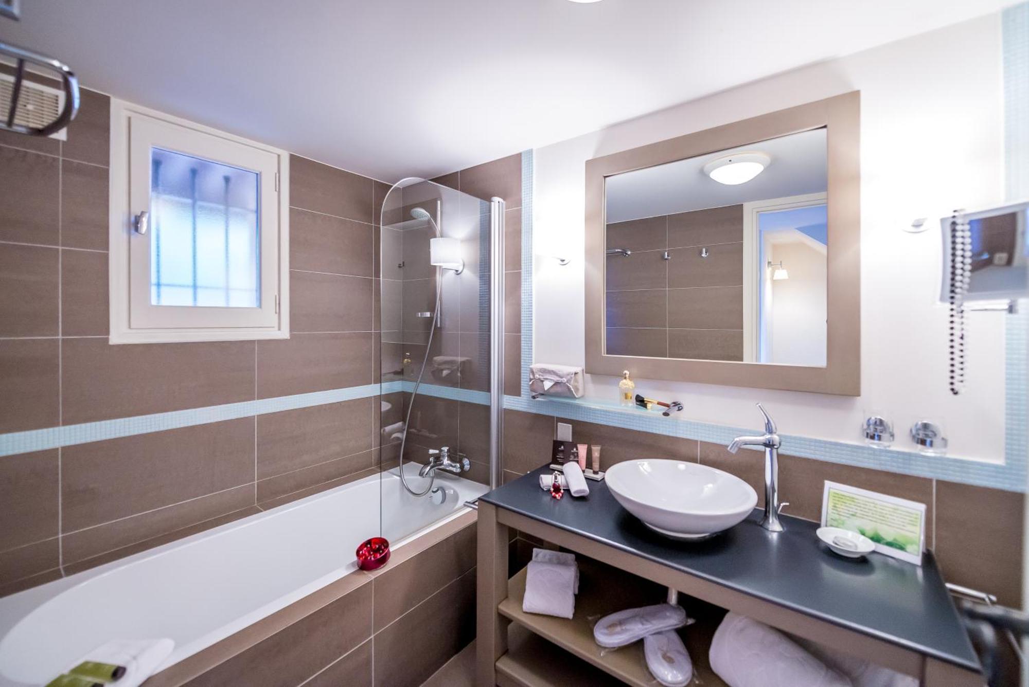 Chambre Double Terrasse Duplex avec Accès au Spa