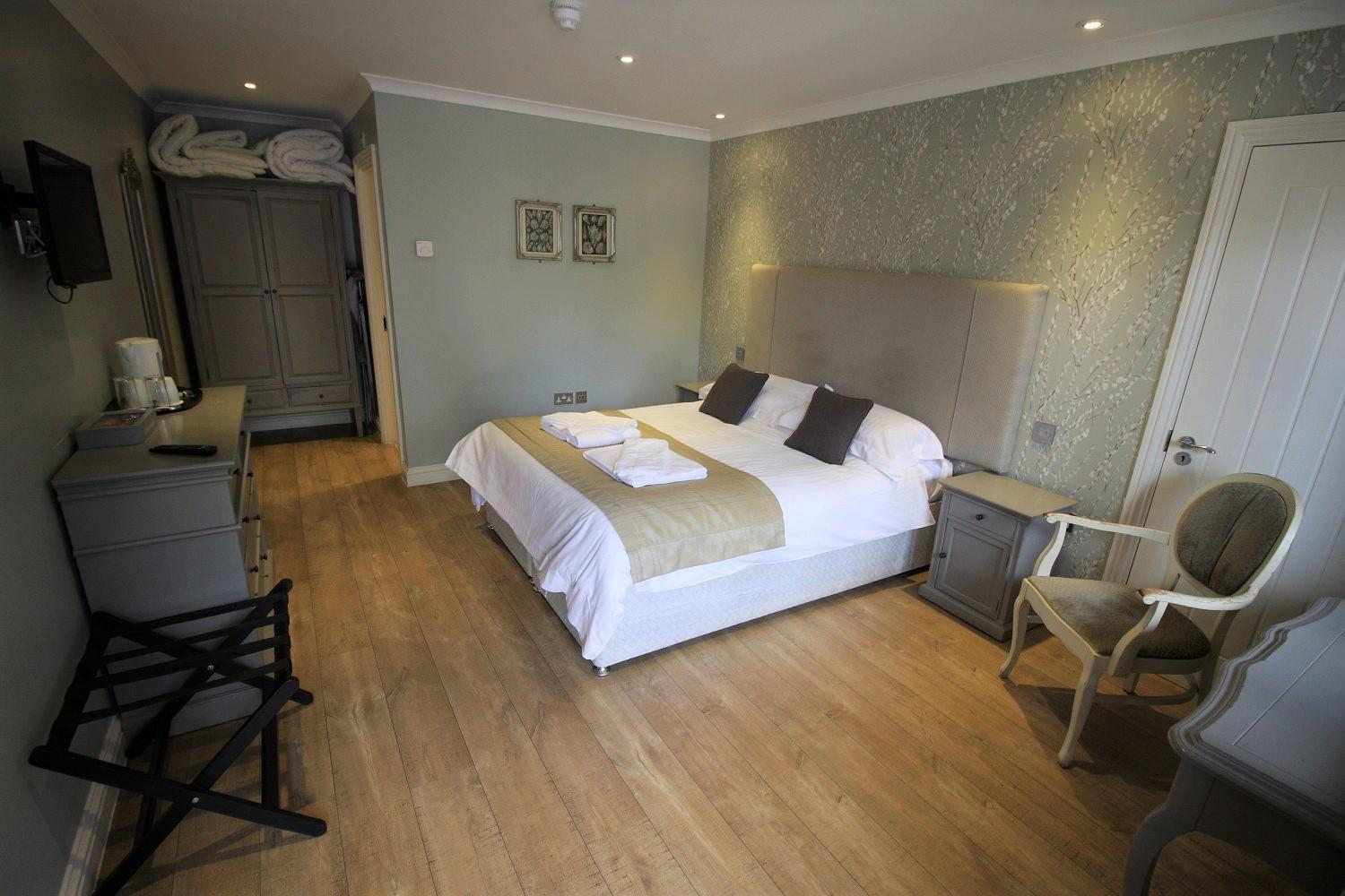 Twin Room with Shower