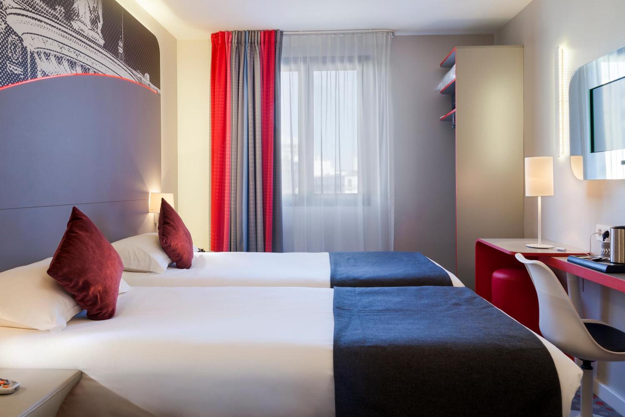 Quarto com 2 Camas de Solteiro