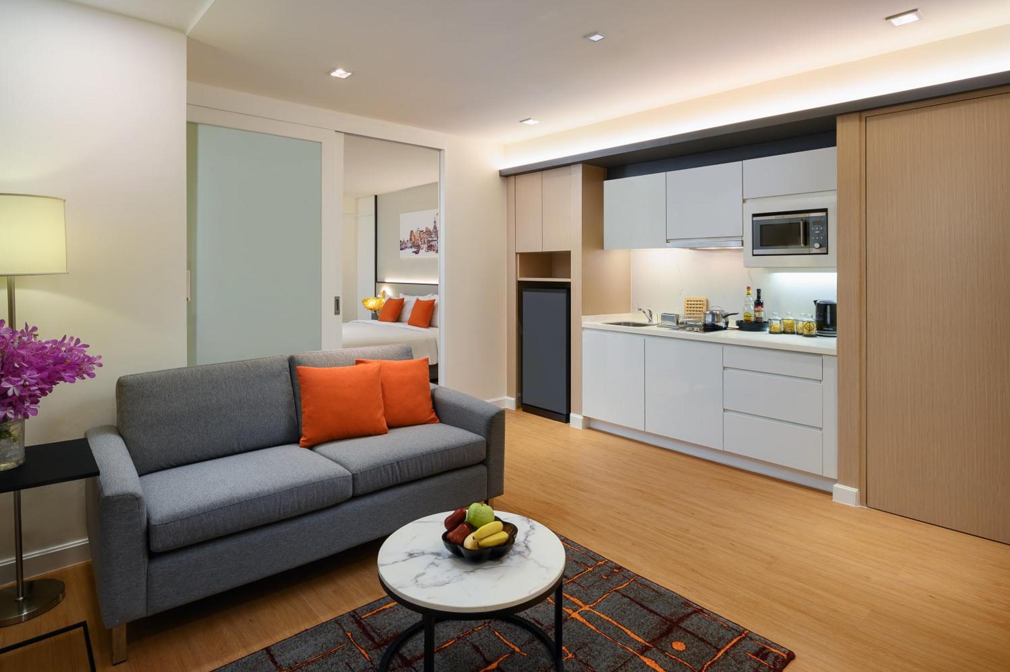 Executive Suite,1645655827:JPEG