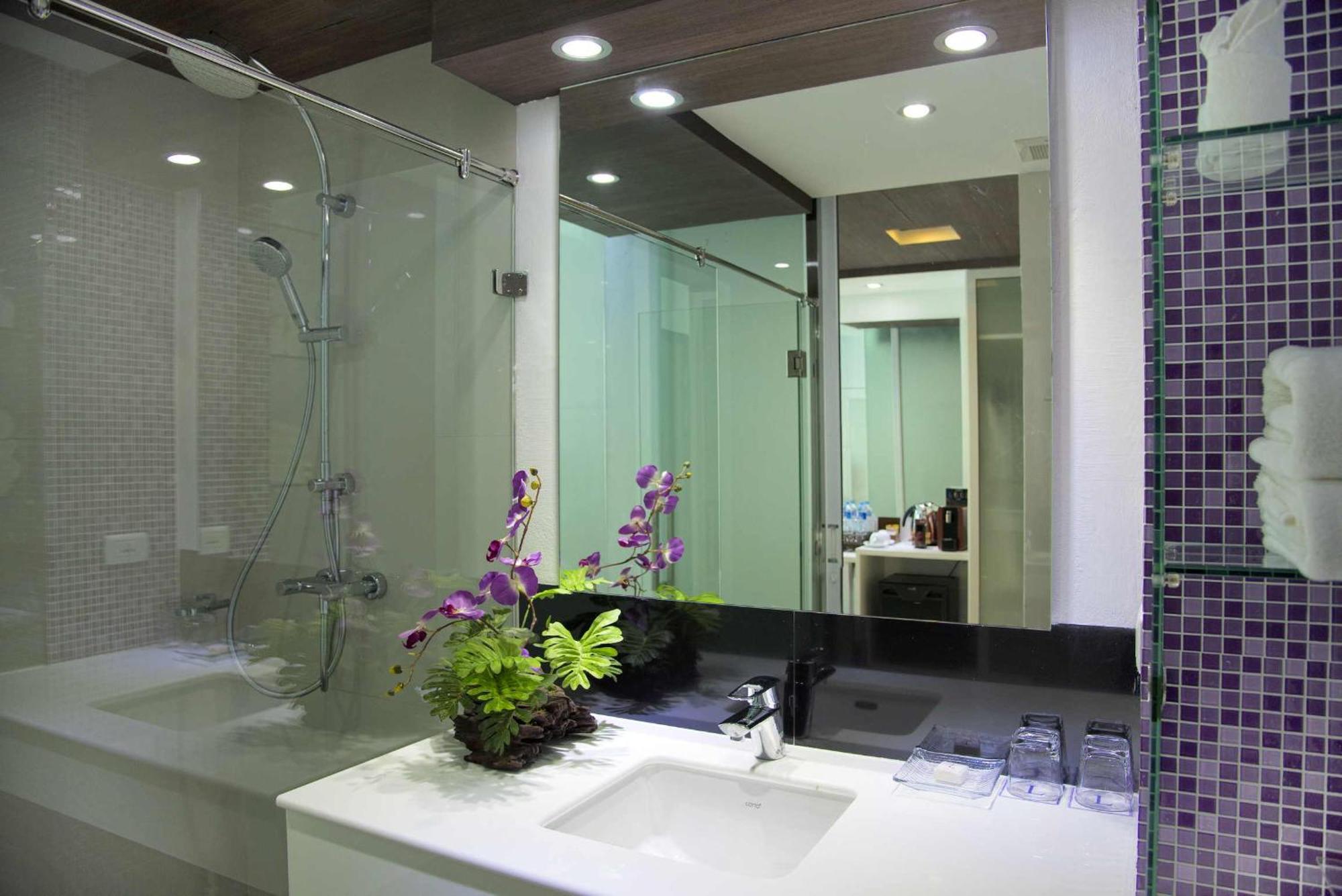 Deluxe Double Room Pool Access