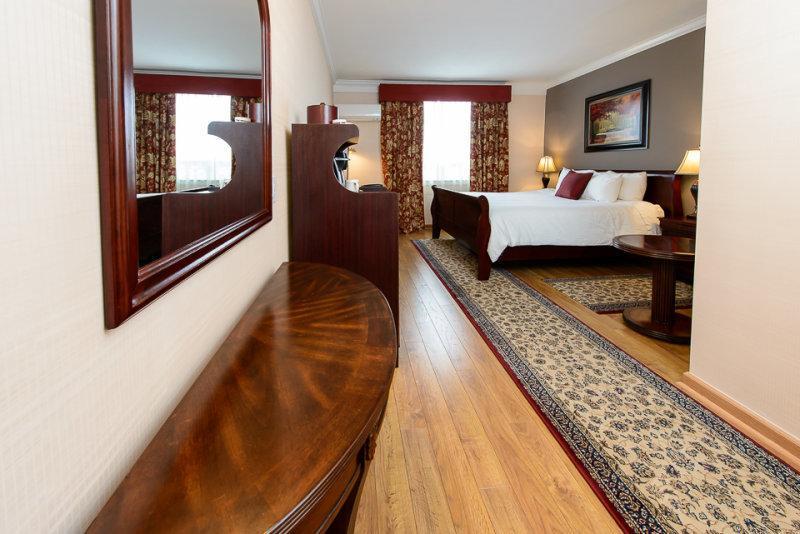 Deluxe King Room
