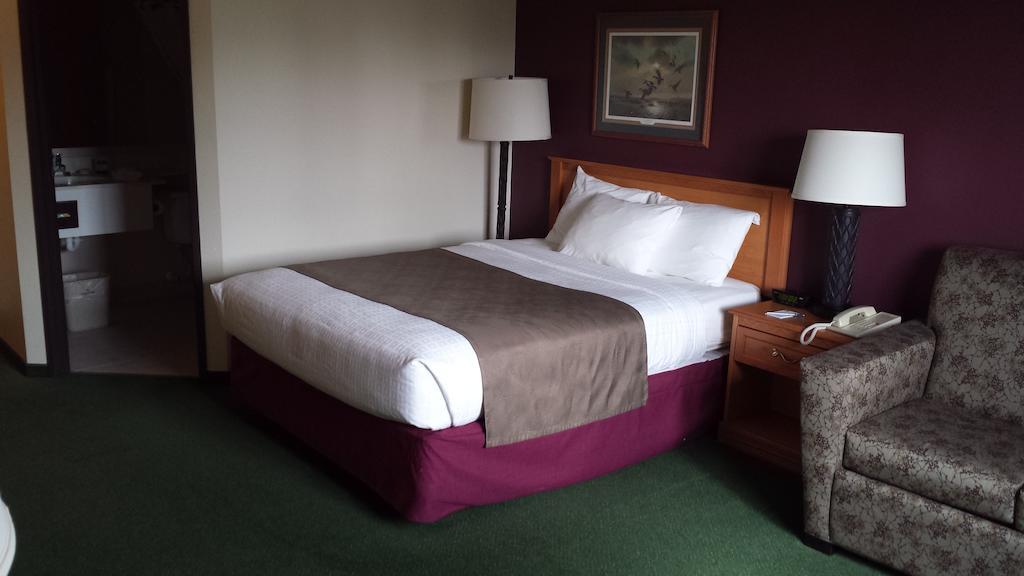Queen Room - Mobility Access/Non-Smoking