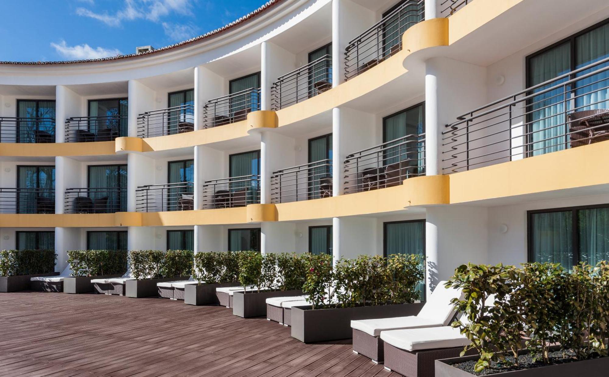 Deluxe Double or Twin Room with Garden View