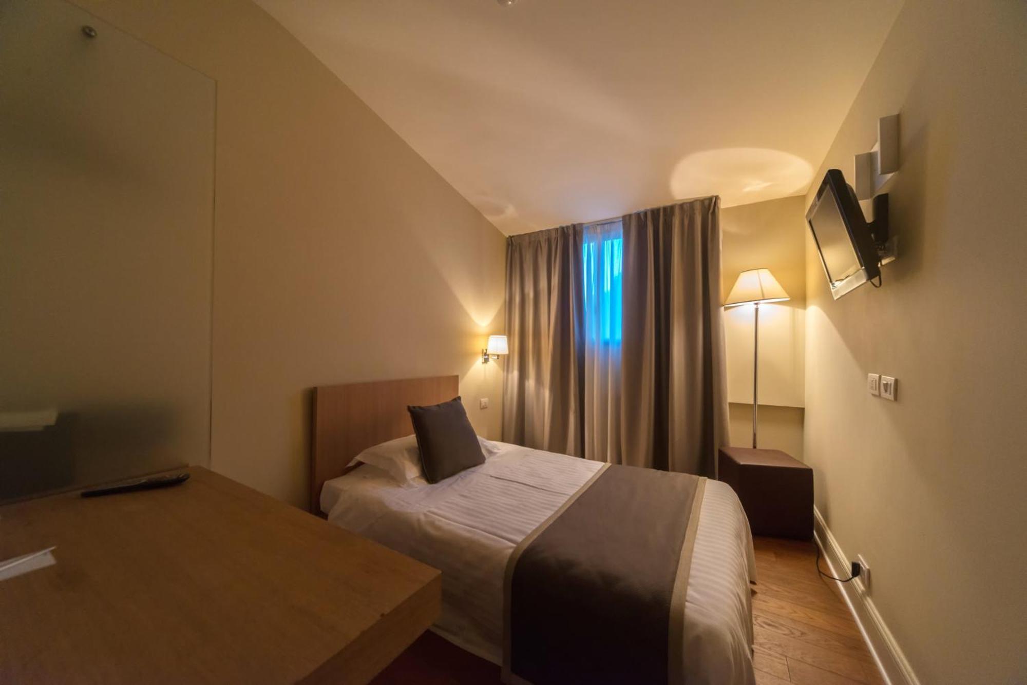 Classic Single Room