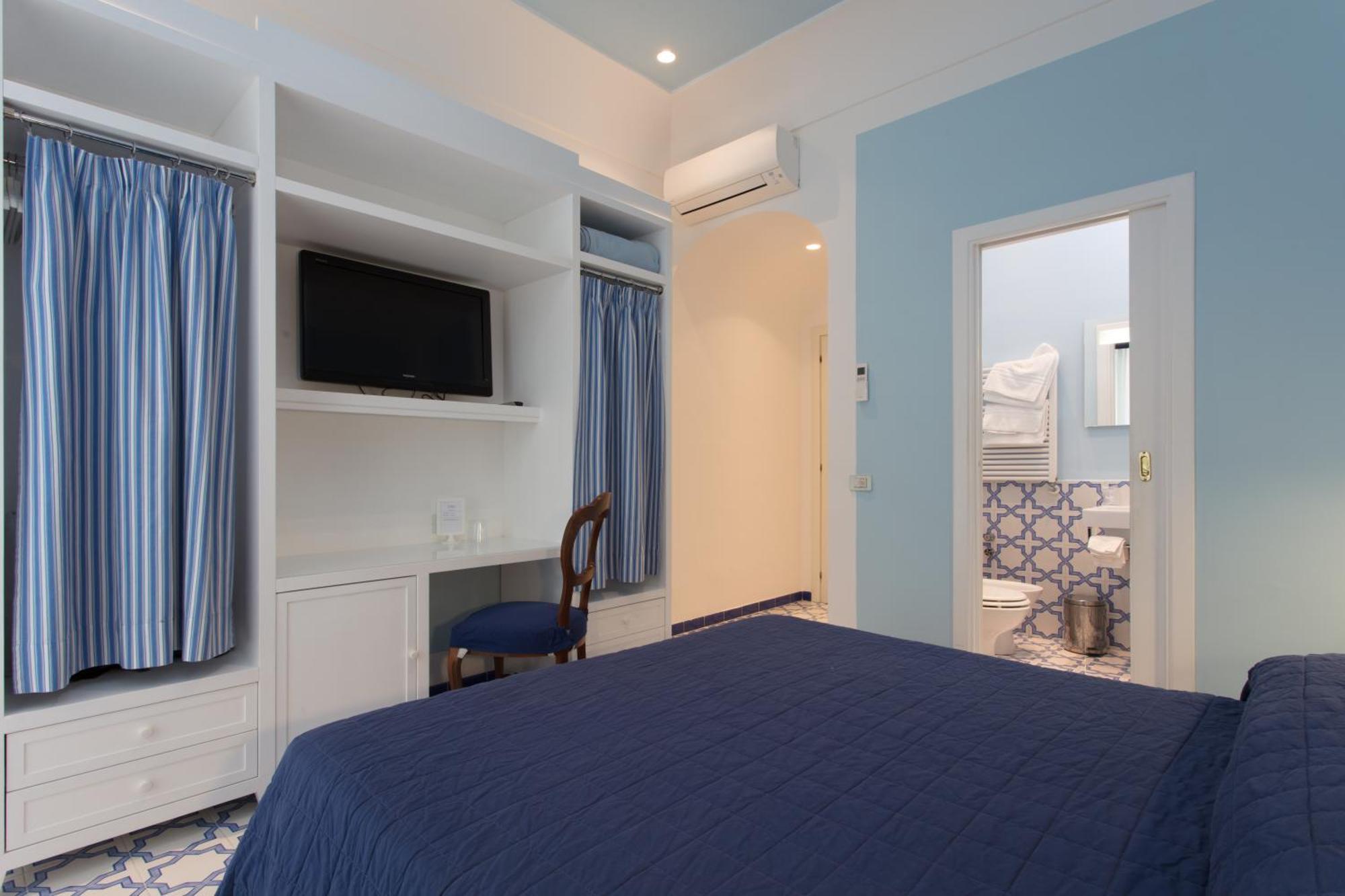 Standard Double Room,440582487:JPEG