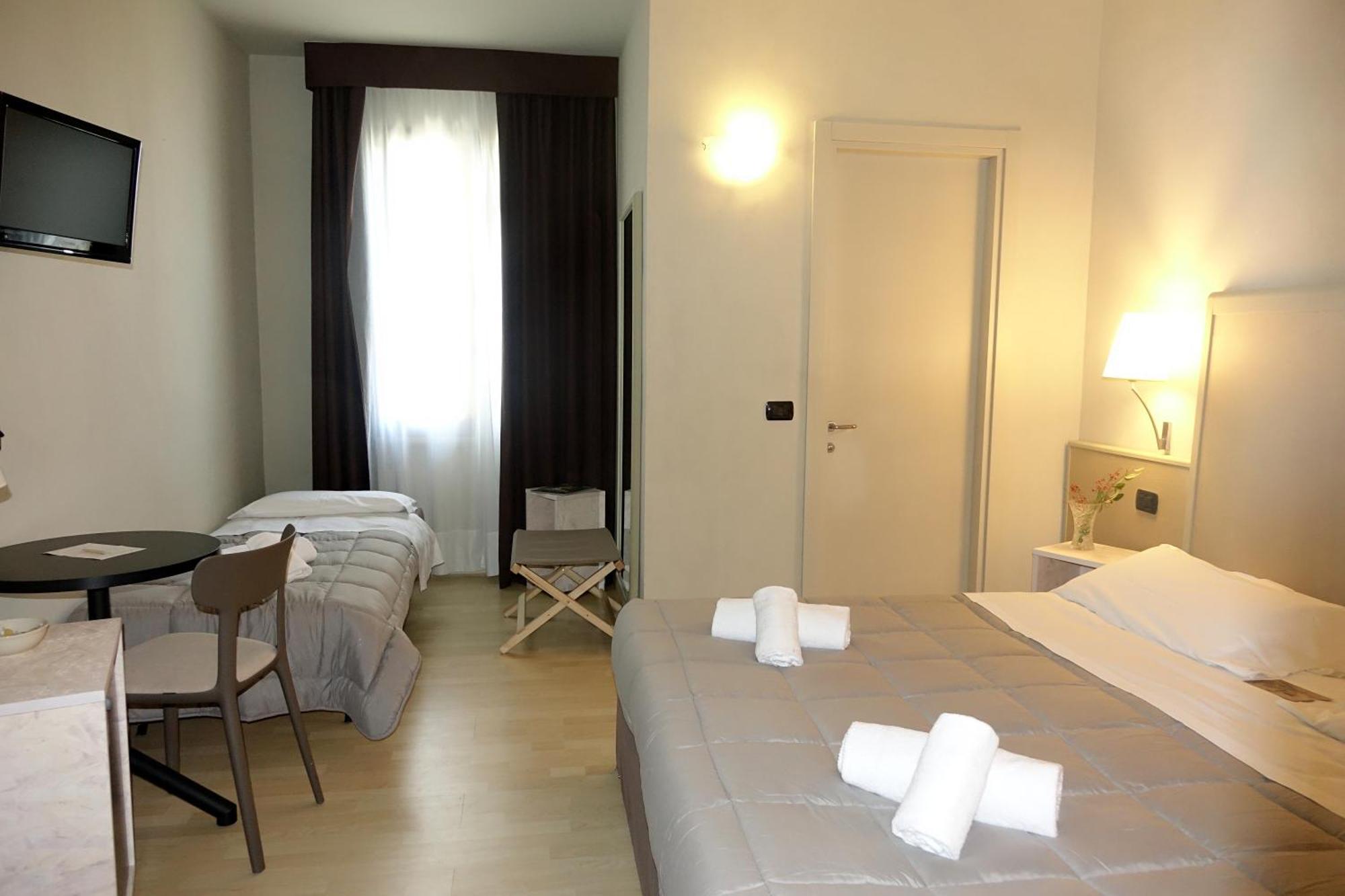 Triple Room,1419025053:JPEG