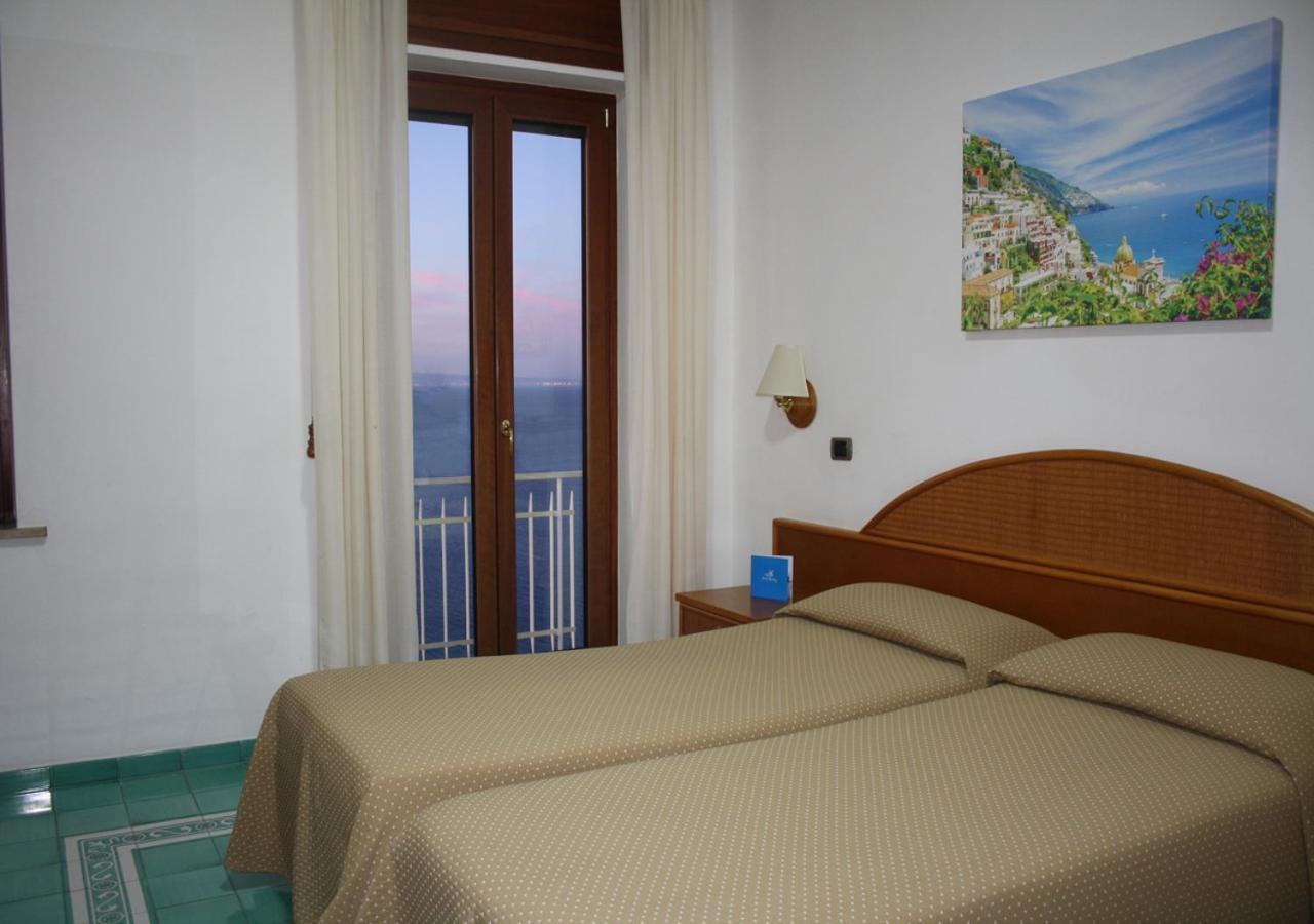 Standard Twin Room with Sea View