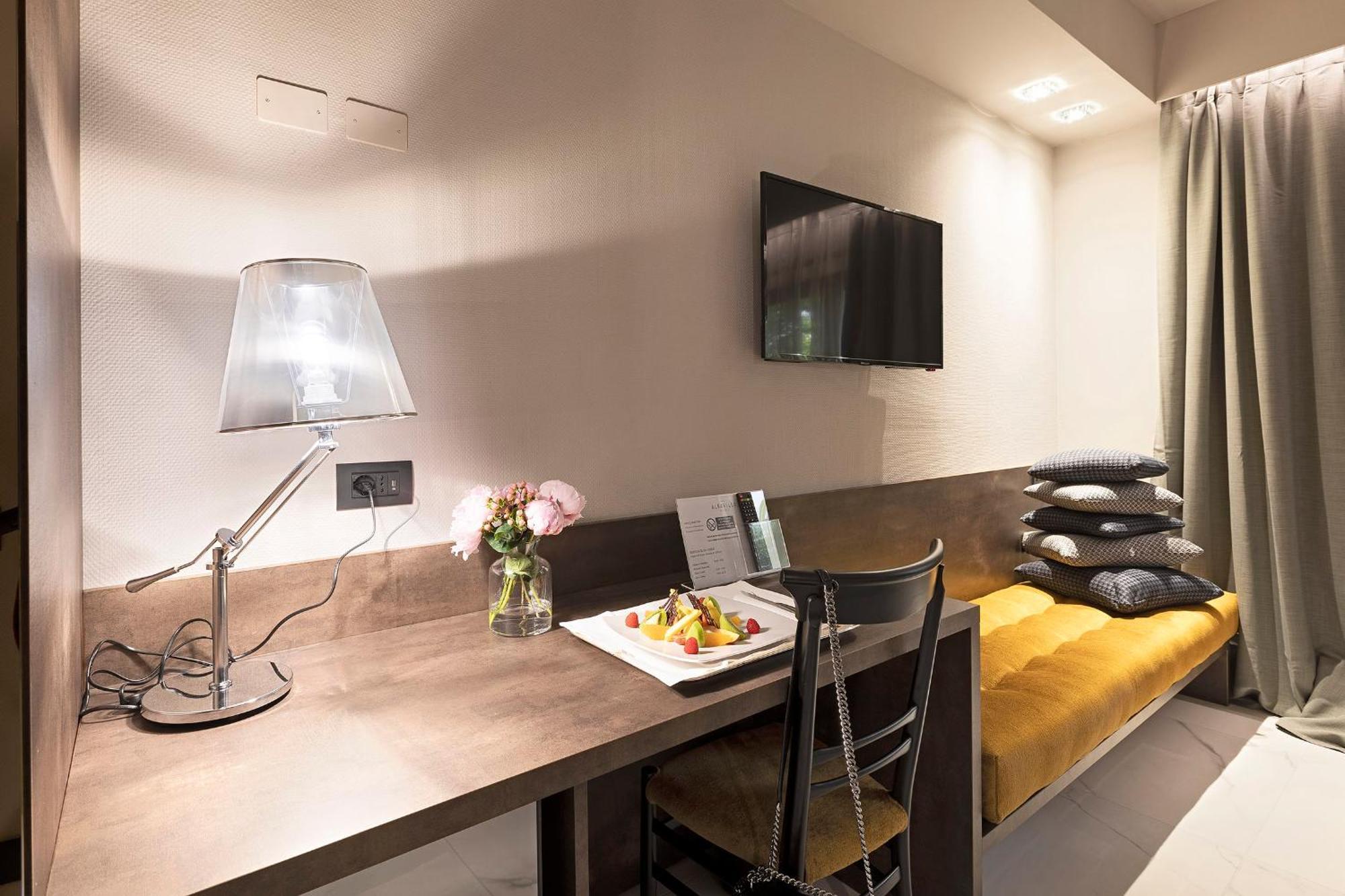 Deluxe Queen Room